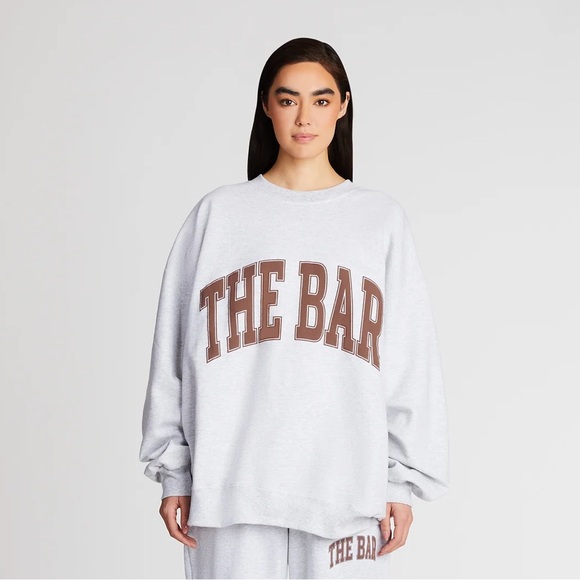 The Bar Varsity Sweatshirt Crewneck Light Heather Grey Chocolate - Picture 3 of 13